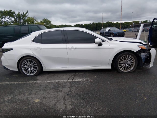 Auction sale of the 2018 Toyota Camry Xle, vin: 4T1B11HK1JU041258, lot number: 45745907