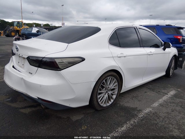 Auction sale of the 2018 Toyota Camry Xle, vin: 4T1B11HK1JU041258, lot number: 45745907