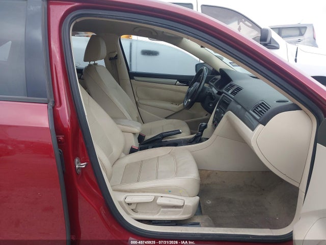 1VWAS7A38FC065103 Volkswagen Passat 1.8t Wolfsburg Edition