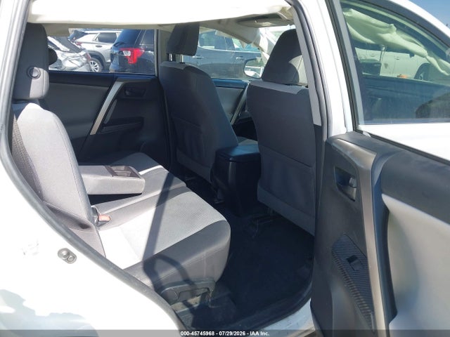 Toyota RAV4 LE 2014 JTMZFREVXEJ018764 Image 8