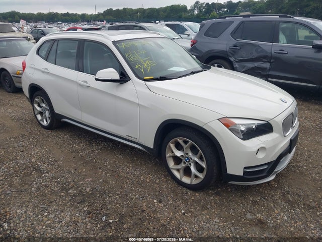 2015 Bmw X1 Xdrive28i მანქანა იყიდება აუქციონზე, vin: WBAVL1C54FVY38325, აუქციონის ნომერი: 45746069