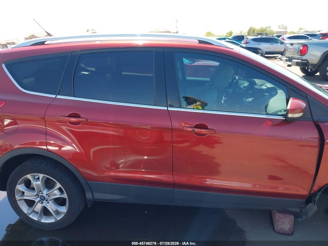 1FMCU0J96EUA05648 Ford Escape Titanium
