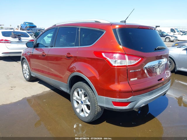 1FMCU0J96EUA05648 Ford Escape Titanium