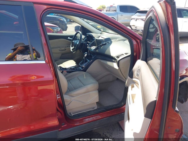 1FMCU0J96EUA05648 Ford Escape Titanium