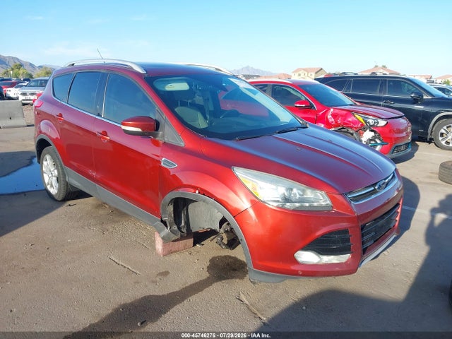 1FMCU0J96EUA05648 Ford Escape Titanium