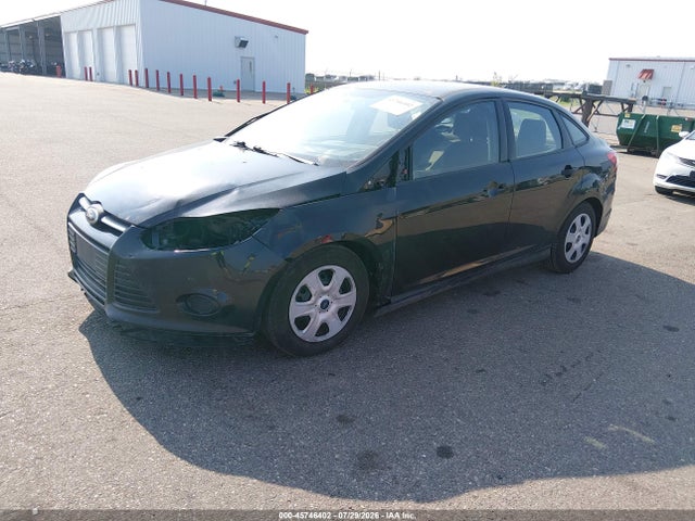 Ford FOCUS S 2014 1FADP3E26EL119451 Image 2