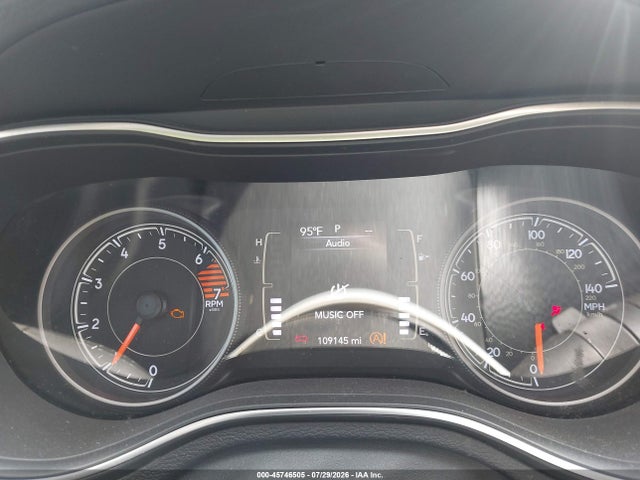 2019 Jeep Cherokee Latitude Fwd მანქანა იყიდება აუქციონზე, vin: 1C4PJLCB4KD203348, აუქციონის ნომერი: 45746505