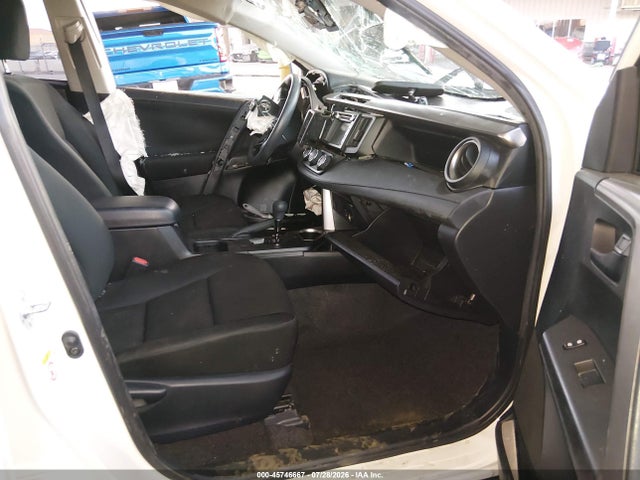 Toyota RAV4 LE 2017 JTMZFREV5HJ702349 Image 5