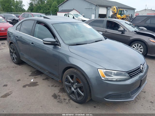 2014 Volkswagen Jetta 1.8t Se მანქანა იყიდება აუქციონზე, vin: 3VWB17AJ2EM432046, აუქციონის ნომერი: 45746701