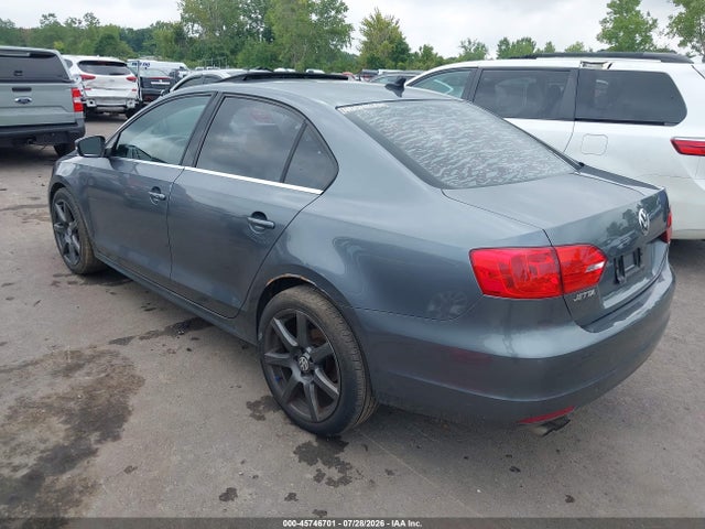 2014 Volkswagen Jetta 1.8t Se მანქანა იყიდება აუქციონზე, vin: 3VWB17AJ2EM432046, აუქციონის ნომერი: 45746701