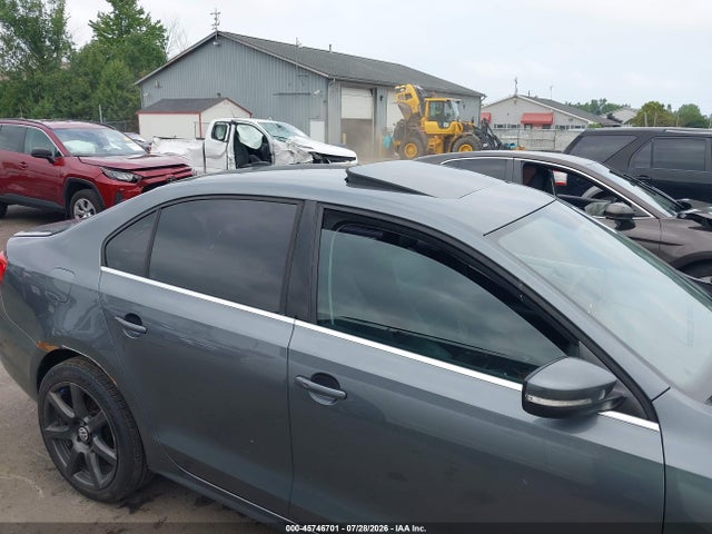 2014 Volkswagen Jetta 1.8t Se მანქანა იყიდება აუქციონზე, vin: 3VWB17AJ2EM432046, აუქციონის ნომერი: 45746701