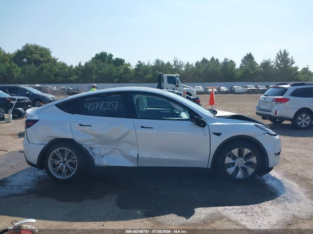 Продаж на аукціоні авто 2023 Tesla Model Y Awd/long Range Dual Motor All-wheel Drive, vin: 7SAYGDEE2PA188204, номер лоту: 45746707