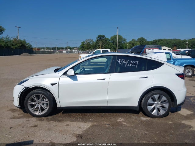 Продаж на аукціоні авто 2023 Tesla Model Y Awd/long Range Dual Motor All-wheel Drive, vin: 7SAYGDEE2PA188204, номер лоту: 45746707