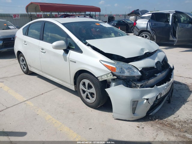 Toyota Prius Two 2015 JTDKN3DUXF1901615 main image