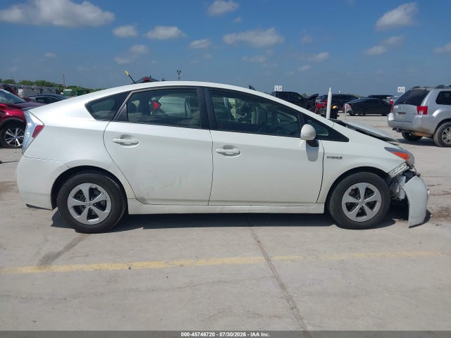 Toyota Prius Two 2015 JTDKN3DUXF1901615 Image 14