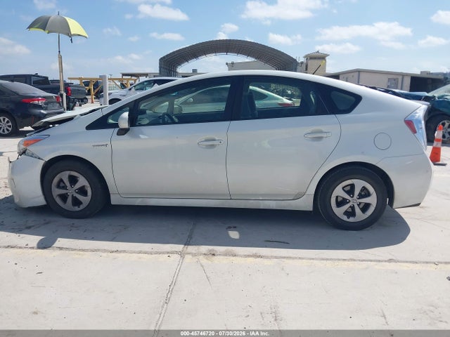 Toyota Prius Two 2015 JTDKN3DUXF1901615 Image 15