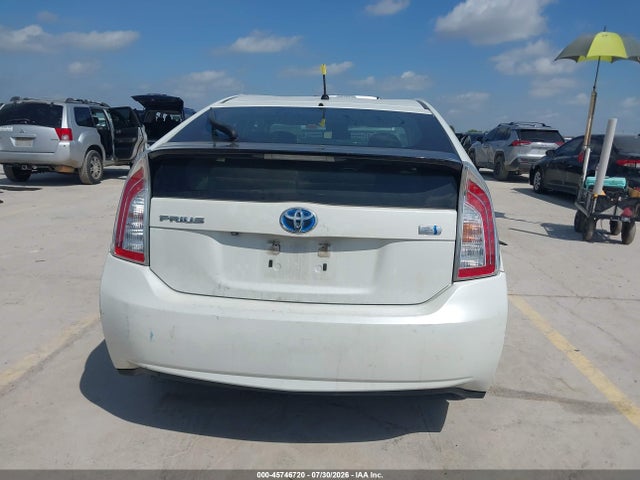 Toyota Prius Two 2015 JTDKN3DUXF1901615 Image 17