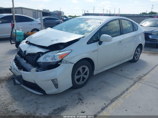 Toyota Prius Two 2015 JTDKN3DUXF1901615 Image 2