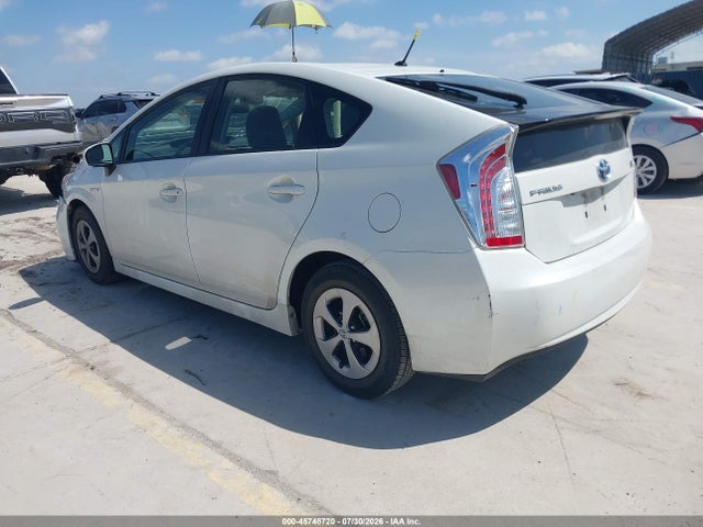 Toyota Prius Two 2015 JTDKN3DUXF1901615 Image 3