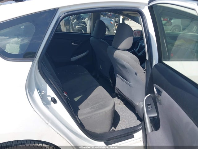 Toyota Prius Two 2015 JTDKN3DUXF1901615 Image 8