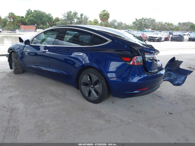 45746888 :رقم المزاد ، 5YJ3E1EB5JF054153 vin ، 2018 Tesla Model 3 Long Range/performance مزاد بيع