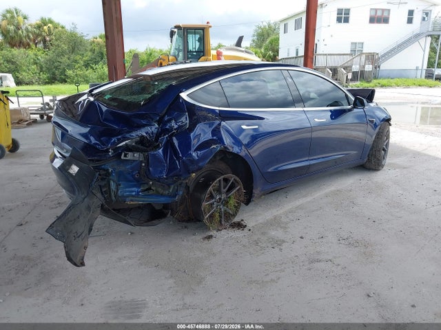 45746888 :رقم المزاد ، 5YJ3E1EB5JF054153 vin ، 2018 Tesla Model 3 Long Range/performance مزاد بيع