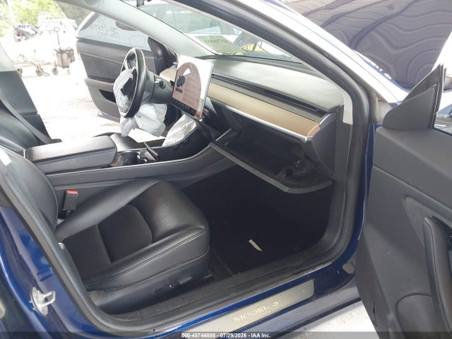 45746888 :رقم المزاد ، 5YJ3E1EB5JF054153 vin ، 2018 Tesla Model 3 Long Range/performance مزاد بيع