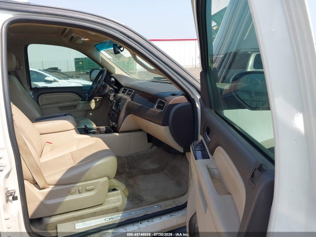 Aukcja sprzedaży 2011 Gmc Yukon Xl 1500 Denali, vin: 1GKS2MEF4BR299843, numer aukcji: 45746889