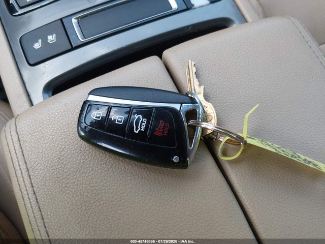 Продаж на аукціоні авто 2015 Hyundai Genesis 3.8, vin: KMHGN4JE0FU097635, номер лоту: 45746896