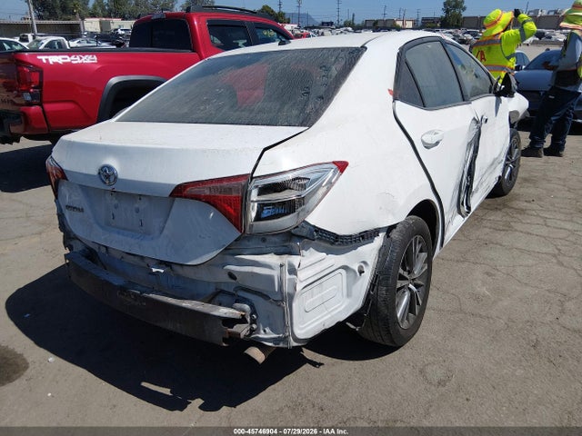 Toyota COROLLA LE 2018 5YFBURHE5JP809986 Image 4