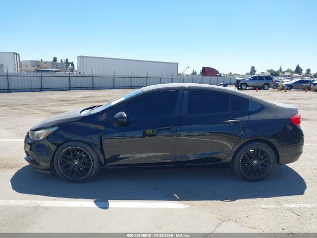 1G1BC5SM8H7185407 Chevrolet Cruze Ls Auto