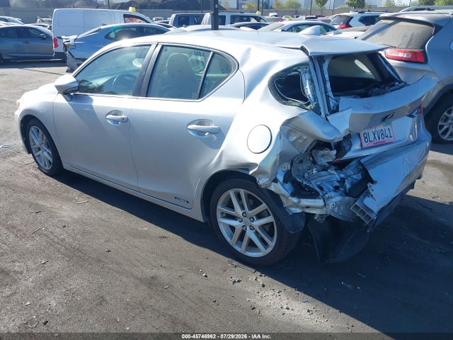 Lexus CT 200H 2016 JTHKD5BH0G2279590 Image 3