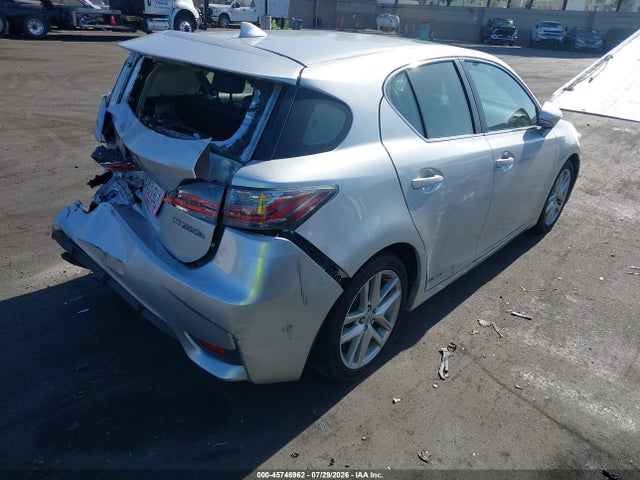 Lexus CT 200H 2016 JTHKD5BH0G2279590 Image 4