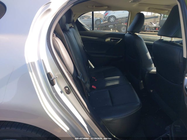 Lexus CT 200H 2016 JTHKD5BH0G2279590 Image 8