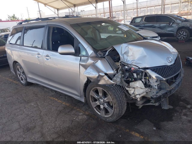 Toyota Sienna Se 8 Passenger 2017 5TDXZ3DC0HS859365 главное изображение