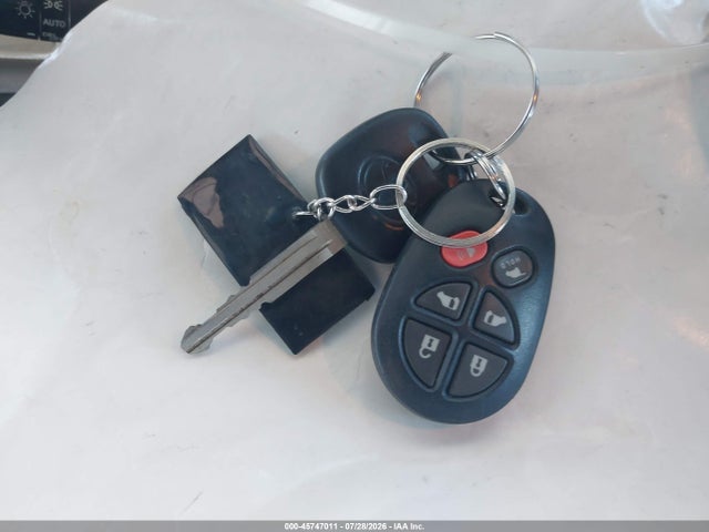 5TDXZ3DC0HS859365 Toyota Sienna Se 8 Passenger