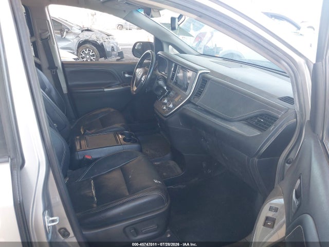 5TDXZ3DC0HS859365 Toyota Sienna Se 8 Passenger