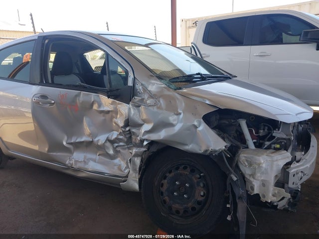 JTDKTUD34ED575472 Toyota Yaris Le (tmc/cbu Plant)