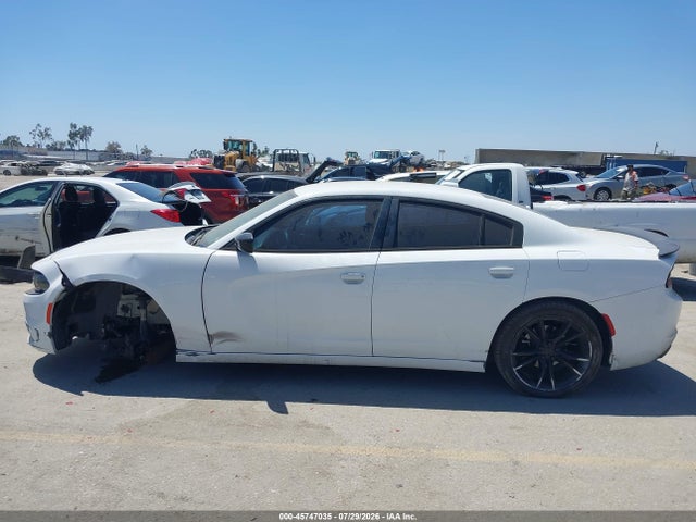 2016 Dodge Charger Sxt მანქანა იყიდება აუქციონზე, vin: 2C3CDXHG2GH302721, აუქციონის ნომერი: 45747035