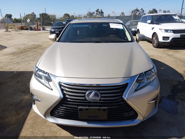Lexus ES 300H 2018 JTHBW1GG3J2187450 Image 12