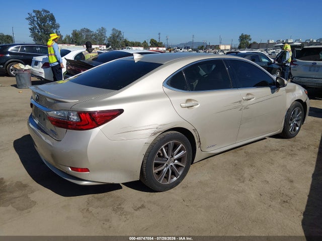 Lexus ES 300H 2018 JTHBW1GG3J2187450 Image 4