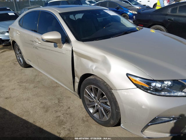 Lexus ES 300H 2018 JTHBW1GG3J2187450 Image 6