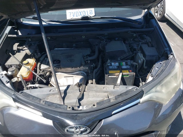 2T3ZFREVXGW306871 Toyota RAV4 LE