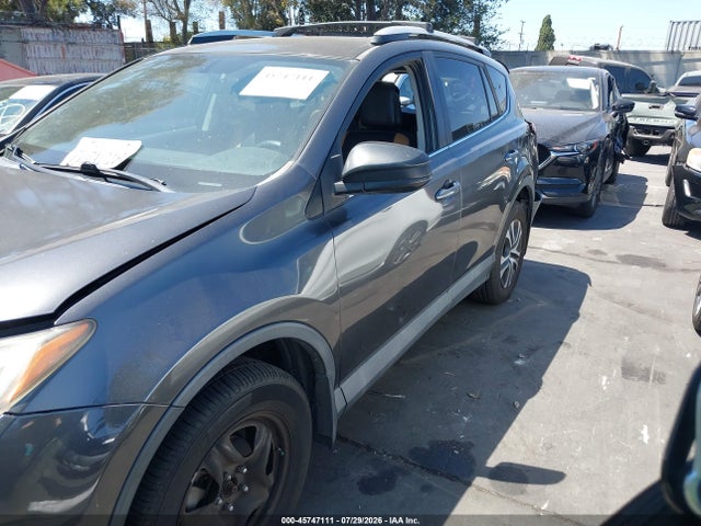 2T3ZFREVXGW306871 Toyota RAV4 LE
