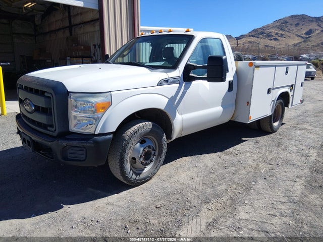 Ford F-350 Chassis Xl 2015 1FDRF3G65FED30810 Image 2
