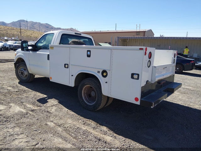 Ford F-350 Chassis Xl 2015 1FDRF3G65FED30810 Image 3