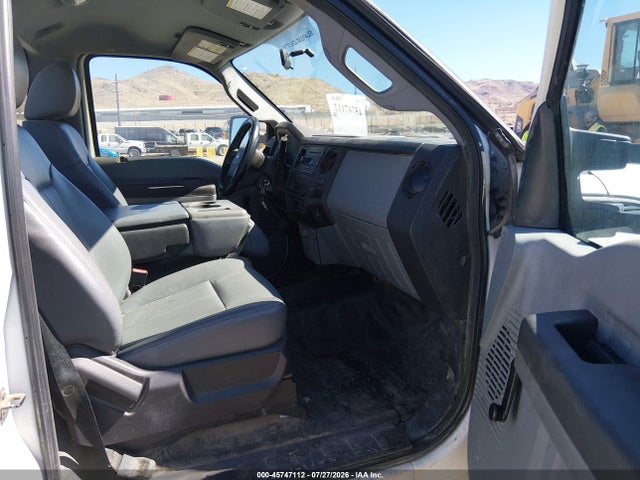Ford F-350 Chassis Xl 2015 1FDRF3G65FED30810 Image 5
