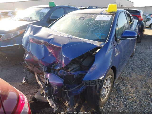 JTDKBRFU5H3562018 Toyota Prius Two
