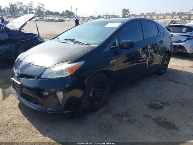 Toyota Prius Four 2015 JTDKN3DU4F1915980 Image 2
