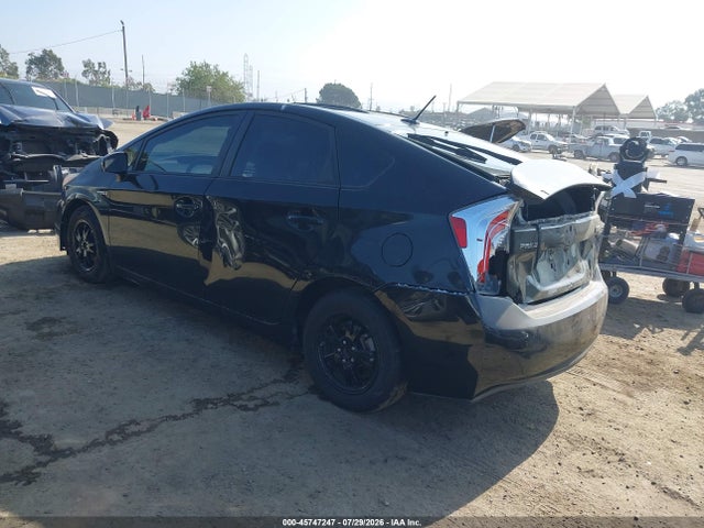 Toyota Prius Four 2015 JTDKN3DU4F1915980 Image 3